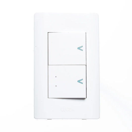 PLACA CON 1 INTERRUPTOR SENCILLO Y 1 DE ESCALERA DE 1.5 MÓDULOS.