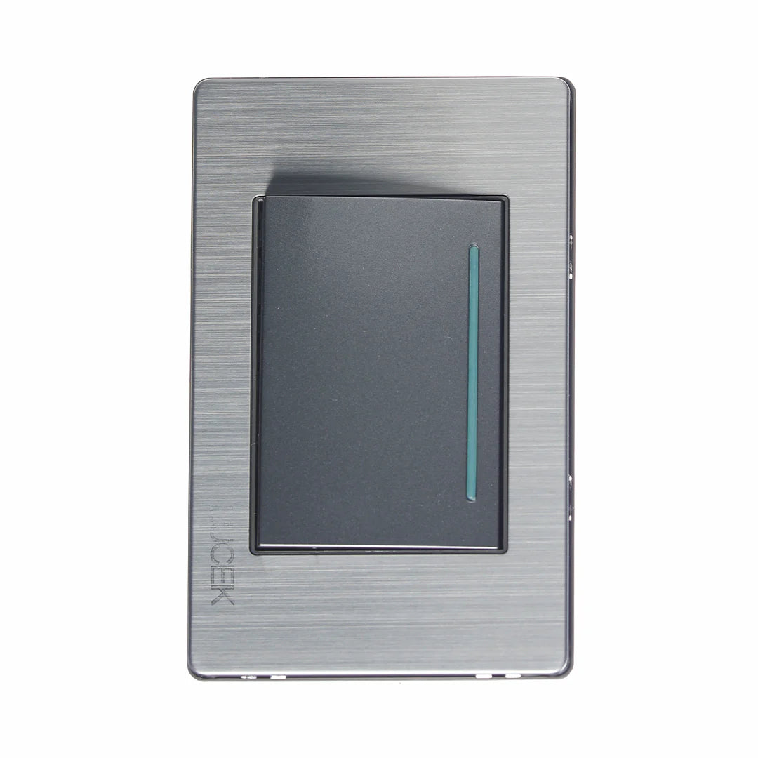 PLACA METÁLICA CON 1 INTERRUPTOR SENCILLO DE 3 MÓDULOS ANODIZADO.