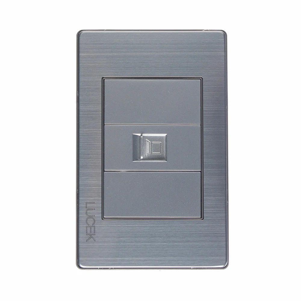 PLACA METÁLICA CON CONEXIÓN A MÓDEM/INTERNET PLATEADO.